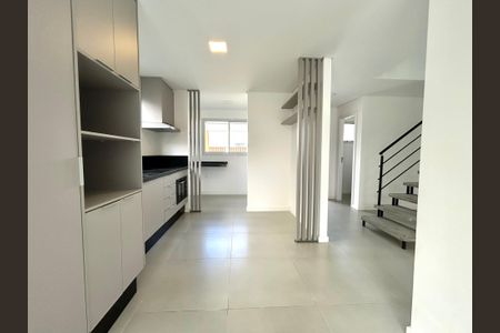 Casa de condomínio para alugar com 115m², 3 quartos e 2 vagas Casa de condomínio para alugar com 115m², 3 quartos e 2 vagasCozinha