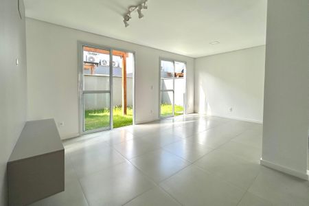 Casa de condomínio para alugar com 115m², 3 quartos e 2 vagas Casa de condomínio para alugar com 115m², 3 quartos e 2 vagasSala