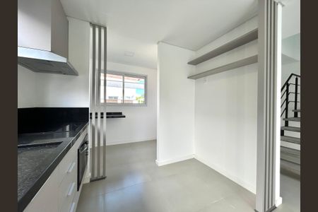 Casa de condomínio para alugar com 115m², 3 quartos e 2 vagas Casa de condomínio para alugar com 115m², 3 quartos e 2 vagasCozinha