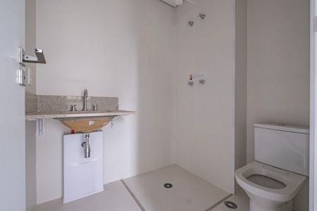 Banheiro de kitnet/studio para alugar com 1 quarto, 35m² em Jardim Paulista, São Paulo