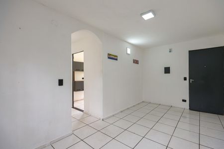 Sala de apartamento para alugar com 2 quartos, 48m² em Parque Pinheiros, Taboão da Serra