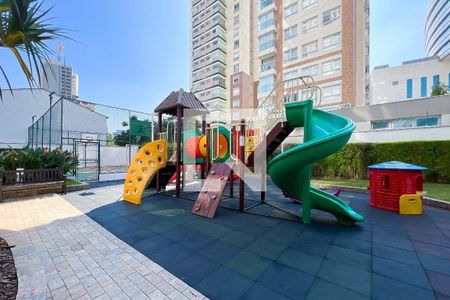 Apartamento à venda com 130m², 2 quartos e 3 vagas Apartamento à venda com 130m², 2 quartos e 3 vagasÁrea comum - Playground
