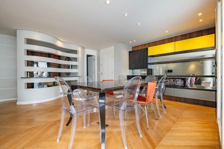 Apartamento para alugar com 155m², 3 quartos e 3 vagas Apartamento para alugar com 155m², 3 quartos e 3 vagasSala