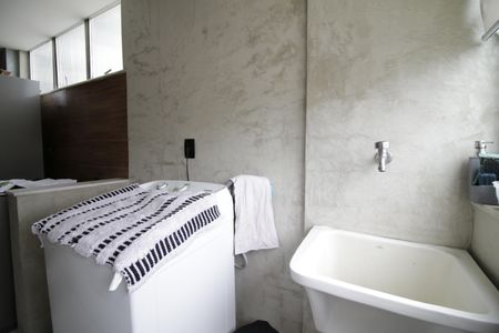 Apartamento à venda com 80m², 2 quartos e 1 vagaÁrea de Serviço