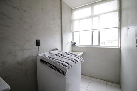 Apartamento à venda com 80m², 2 quartos e 1 vagaÁrea de Serviço