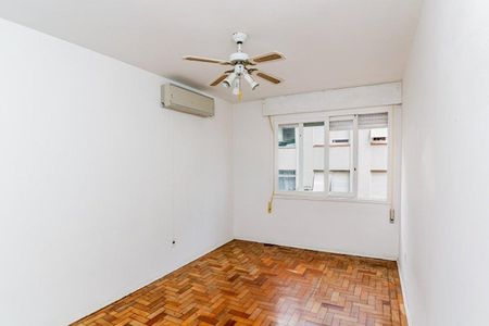 Quarto 1  de apartamento para alugar com 1 quarto, 70m² em Vila Ipiranga, Porto Alegre