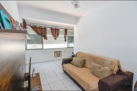 Casa à venda com 98m², 2 quartos e 1 vaga Casa à venda com 98m², 2 quartos e 1 vagaSala