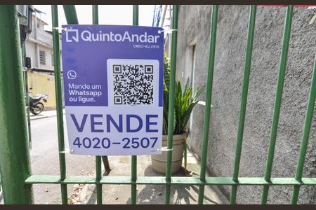 Casa à venda com 98m², 2 quartos e 1 vaga Casa à venda com 98m², 2 quartos e 1 vagaFachada