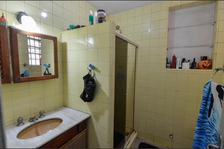 Casa à venda com 98m², 2 quartos e 1 vaga Casa à venda com 98m², 2 quartos e 1 vagaBanheiro