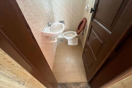 Casa à venda com 310m², 7 quartos e 5 vagasBanheiro de serviço