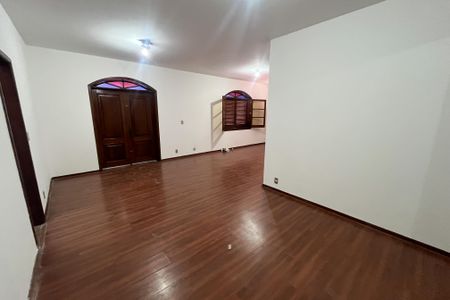 Casa à venda com 310m², 7 quartos e 5 vagasSala