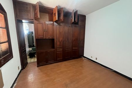 Casa à venda com 310m², 7 quartos e 5 vagasQuarto 4