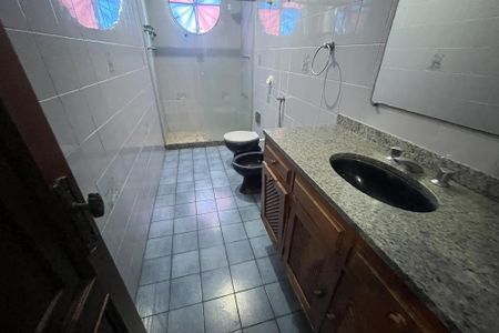 Casa à venda com 310m², 7 quartos e 5 vagasBanheiro 1