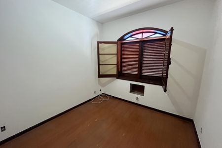 Casa à venda com 310m², 7 quartos e 5 vagasQuarto 2