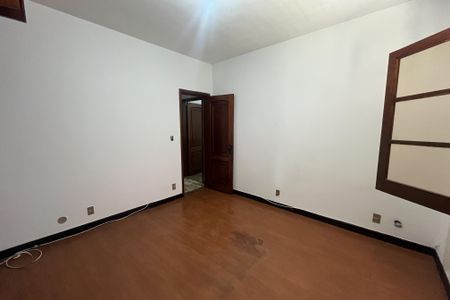 Casa à venda com 310m², 7 quartos e 5 vagasQuarto 4