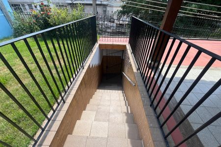 Casa à venda com 310m², 7 quartos e 5 vagasEscadas