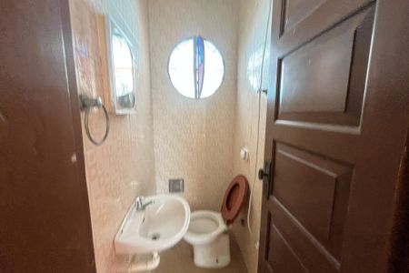 Casa à venda com 310m², 7 quartos e 5 vagasBanheiro de serviço