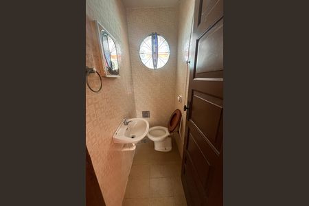 Casa à venda com 310m², 7 quartos e 5 vagasBanheiro de serviço