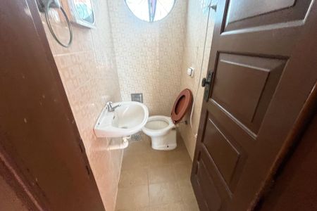 Casa à venda com 310m², 7 quartos e 5 vagasBanheiro de serviço