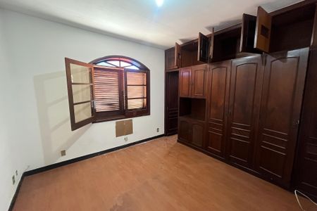 Casa à venda com 310m², 7 quartos e 5 vagasQuarto 4