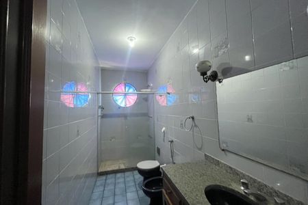 Casa à venda com 310m², 7 quartos e 5 vagasBanheiro 1