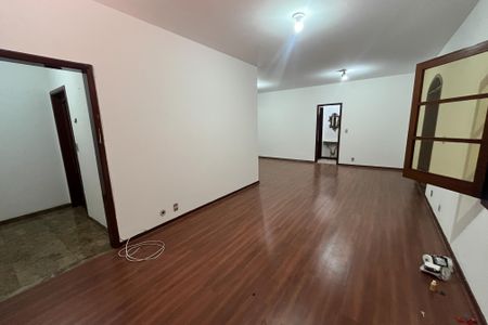 Casa à venda com 310m², 7 quartos e 5 vagasSala