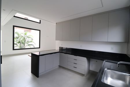 Casa de condomínio para alugar com 312m², 3 quartos e 4 vagasCozinha