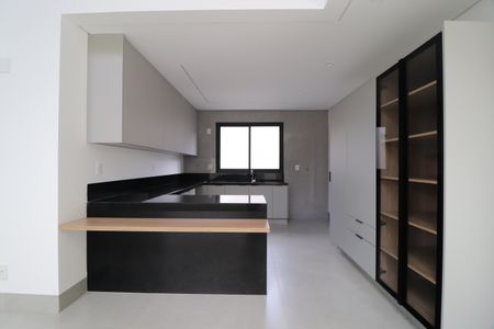 Casa de condomínio para alugar com 312m², 3 quartos e 4 vagasCozinha