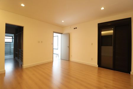 Casa de condomínio para alugar com 312m², 3 quartos e 4 vagasQuarto 3 - Suíte