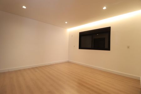Casa de condomínio para alugar com 312m², 3 quartos e 4 vagasQuarto 3 - Suíte
