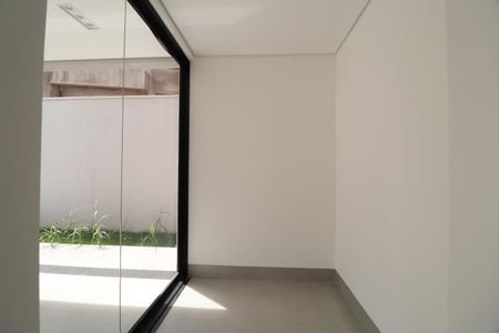 Casa de condomínio para alugar com 312m², 3 quartos e 4 vagasAdega