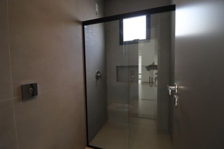 Casa de condomínio para alugar com 312m², 3 quartos e 4 vagasBanheiro Social