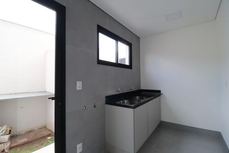 Casa de condomínio para alugar com 312m², 3 quartos e 4 vagasÁrea de Serviço