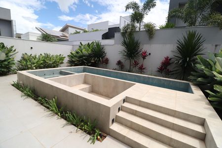 Casa de condomínio para alugar com 312m², 3 quartos e 4 vagasPiscina
