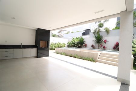 Casa de condomínio para alugar com 312m², 3 quartos e 4 vagasVaranda gourmet