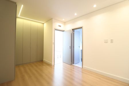 Casa de condomínio para alugar com 312m², 3 quartos e 4 vagasQuarto 1 - Suíte