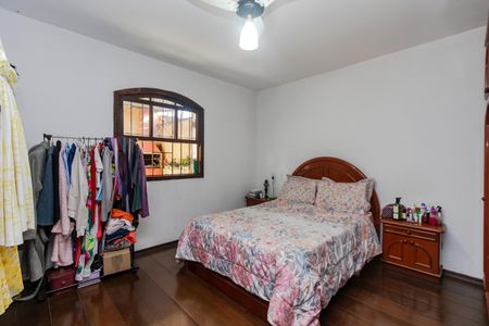 Casa à venda com 286m², 3 quartos e 3 vagas Casa à venda com 286m², 3 quartos e 3 vagasSuíte