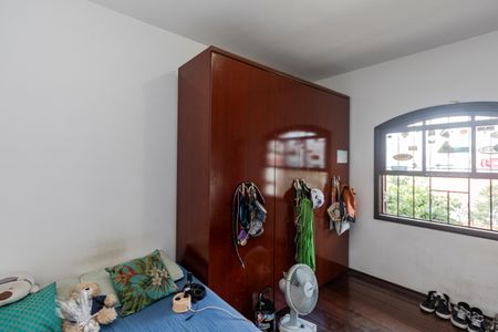 Casa à venda com 286m², 3 quartos e 3 vagas Casa à venda com 286m², 3 quartos e 3 vagasQuarto 2