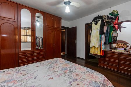 Casa à venda com 286m², 3 quartos e 3 vagas Casa à venda com 286m², 3 quartos e 3 vagasSuíte