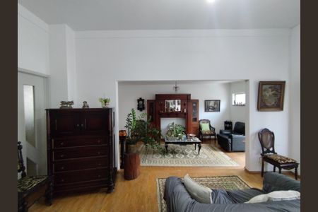 Casa para alugar com 300m², 3 quartos e 6 vagasSala