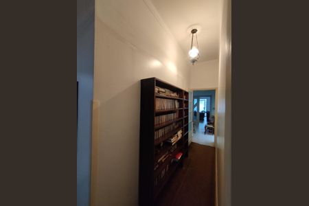 Casa para alugar com 300m², 3 quartos e 6 vagasCorredor 