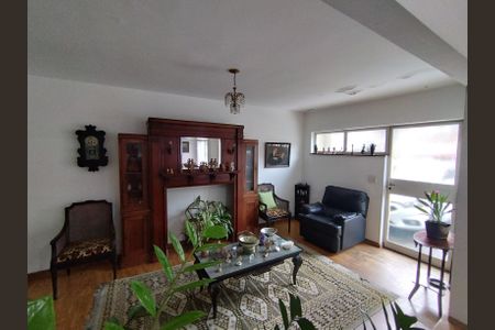 Casa para alugar com 300m², 3 quartos e 6 vagasSala 