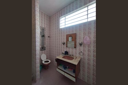 Casa para alugar com 300m², 3 quartos e 6 vagasBanheiro - torneira