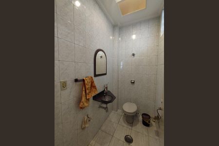 Casa para alugar com 300m², 3 quartos e 6 vagasBanheiro - torneira