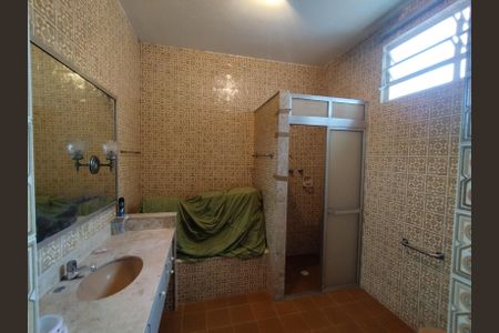Casa para alugar com 300m², 3 quartos e 6 vagasBanheiro - torneira