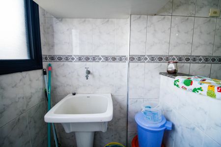 Área de Serviço de apartamento para alugar com 2 quartos, 80m² em Vila Tupi, Praia Grande