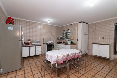 Casa à venda com 399m², 4 quartos e 2 vagasCozinha 1