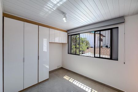 Casa de condomínio à venda com 200m², 3 quartos e 3 vagas Casa de condomínio à venda com 200m², 3 quartos e 3 vagasQuarto de Serviço