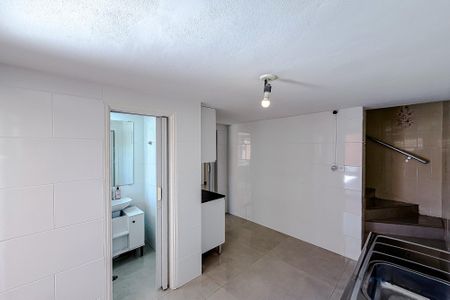 Casa de condomínio à venda com 200m², 3 quartos e 3 vagas Casa de condomínio à venda com 200m², 3 quartos e 3 vagasCozinha do Salão