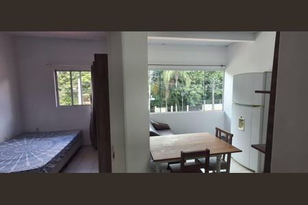 Quarto de apartamento para alugar com 1 quarto, 55m² em Campeche Central, Florianópolis
